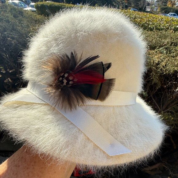 Vintage White Winter Hat Made in England Women's RARE and unique - Picture 9 of 16